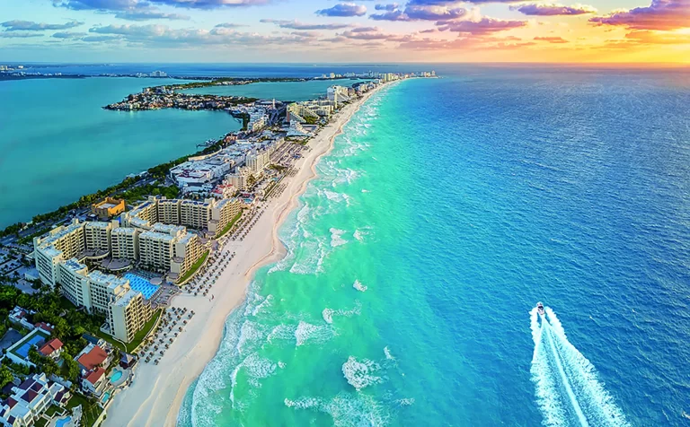 Vista de la zona hotelera de Cancún. Venta de lotes en Cancún